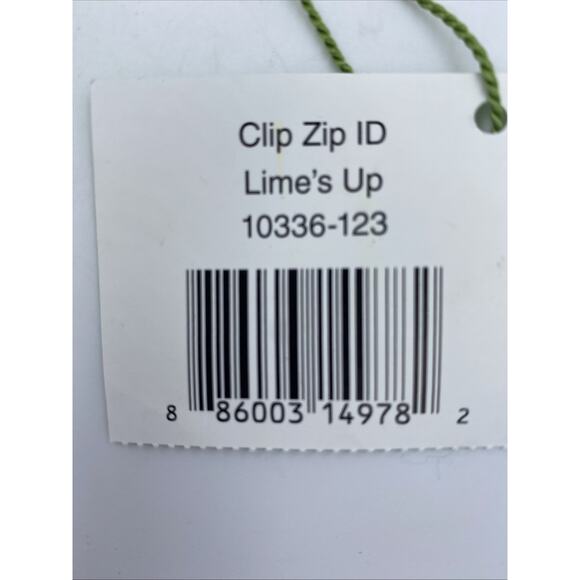 VERA BRADLEY Zip ID Case Retired “Limes Up” Wallet Coin Lanyard License Green - Picture 5 of 5